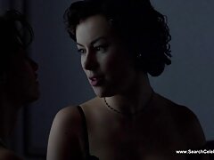 التقط زوج من العائلة فرخًا افلام سكسيه عراقيه 2016 صغيرًا على المسار ورتب لها عربدة